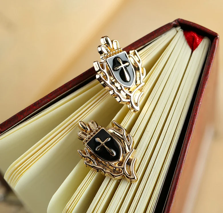 Брошь корсаж крылья швеи мужской костюм рубашка крестик пряжка булавка воротник