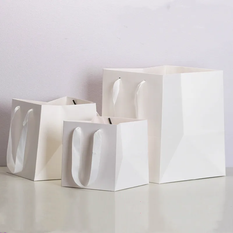 

2021 New Thicken Square Handbags Gift Bag with Handles Craft Package Paper Gift Box Jewelry Birthday Packing Bags Supplies Decor