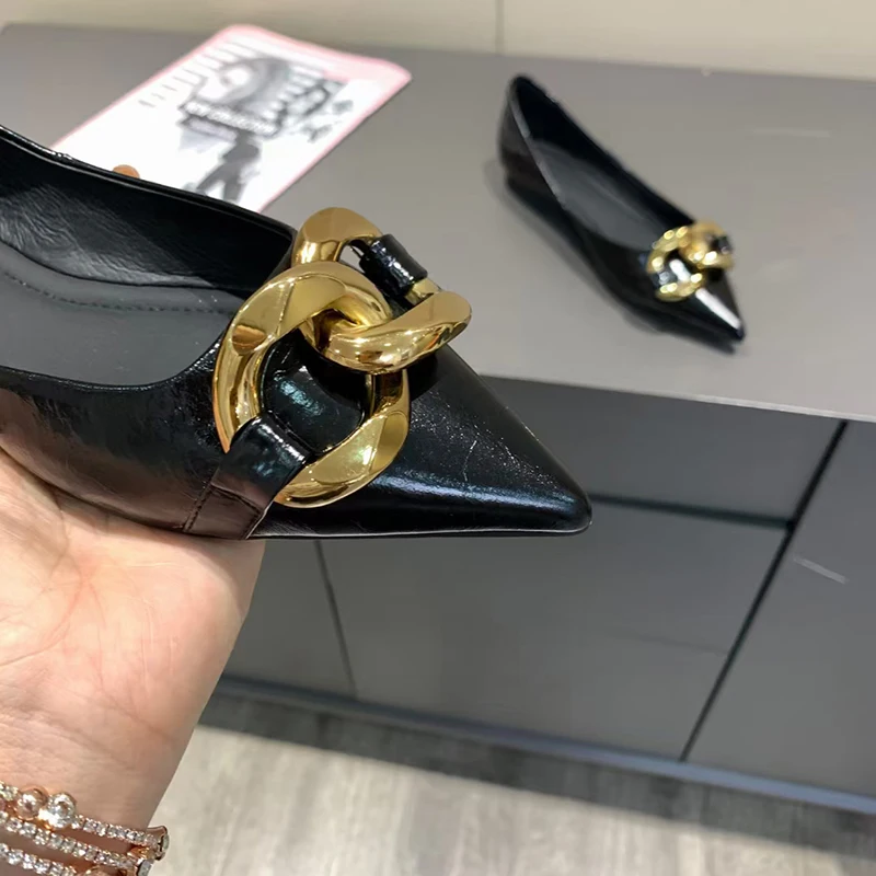 

Flat Low Cut Shoes Women Cowhide Leather Upper Sheep Skin Lining and Insole Golden Metal Decoration Fashion Comfortable Wearing