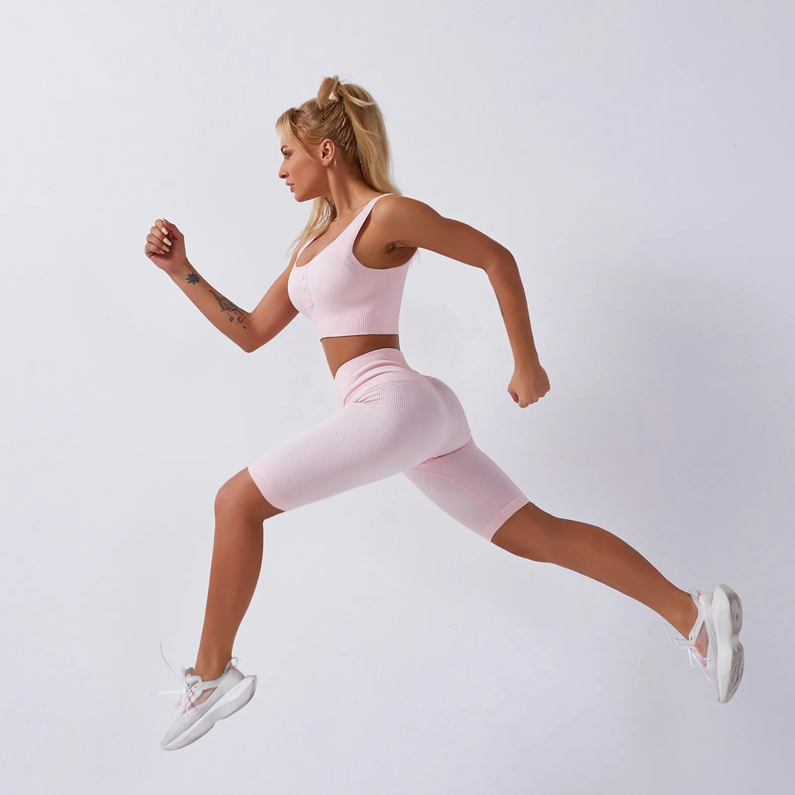 

New Women Yoga Shorts Sports Running Sportswear Fitness Seamless Joggers Athletic Exercise Gym Compression High Waist Shorts