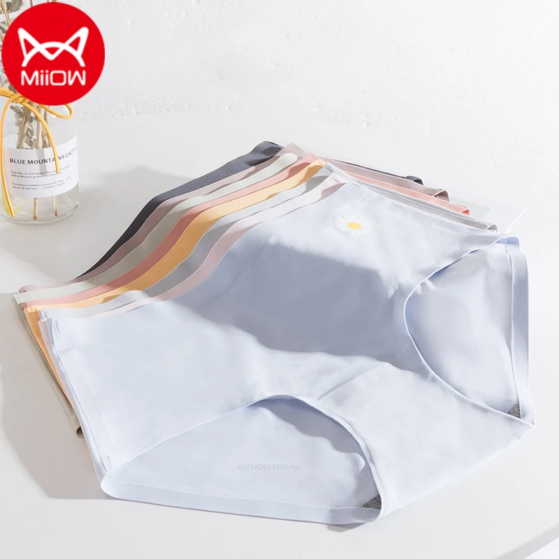 

Miiow 4Pcs Little Daisy Graphene Antibacterial Panties Women's Seamless Briefs Ice Silk Mid-Waist Sexy Ladies Underwear Dropship