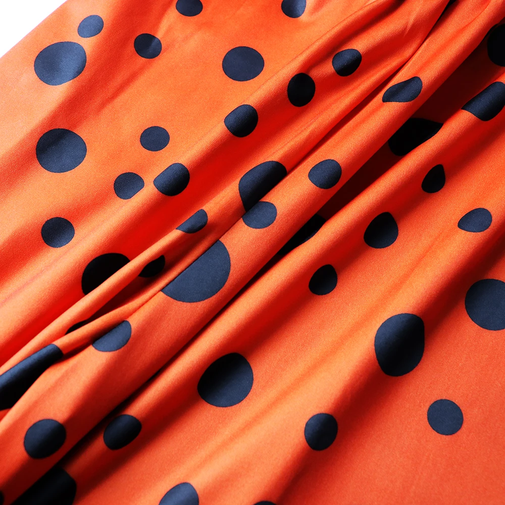 Женский комбинезон с открытыми плечами повседневный оранжевого и черного цвета