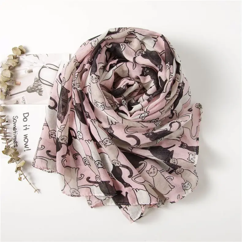 

2020 Lady Cotton Shawl Women Beach Blanket Scarf Autumn And Winter Fashion Headscarf cotton material kitten print Tassels Scarf