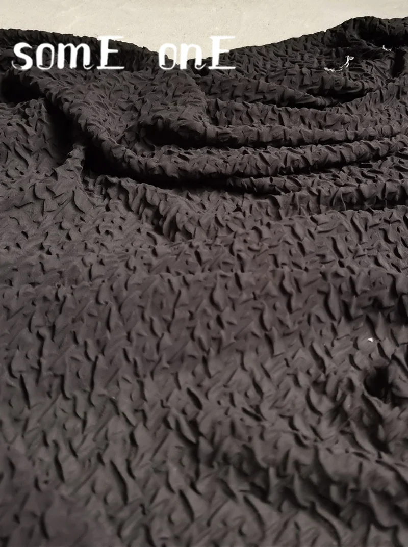 Плиссированная шифоновая ткань черно-белая Геометрическая вогнутая выпуклая