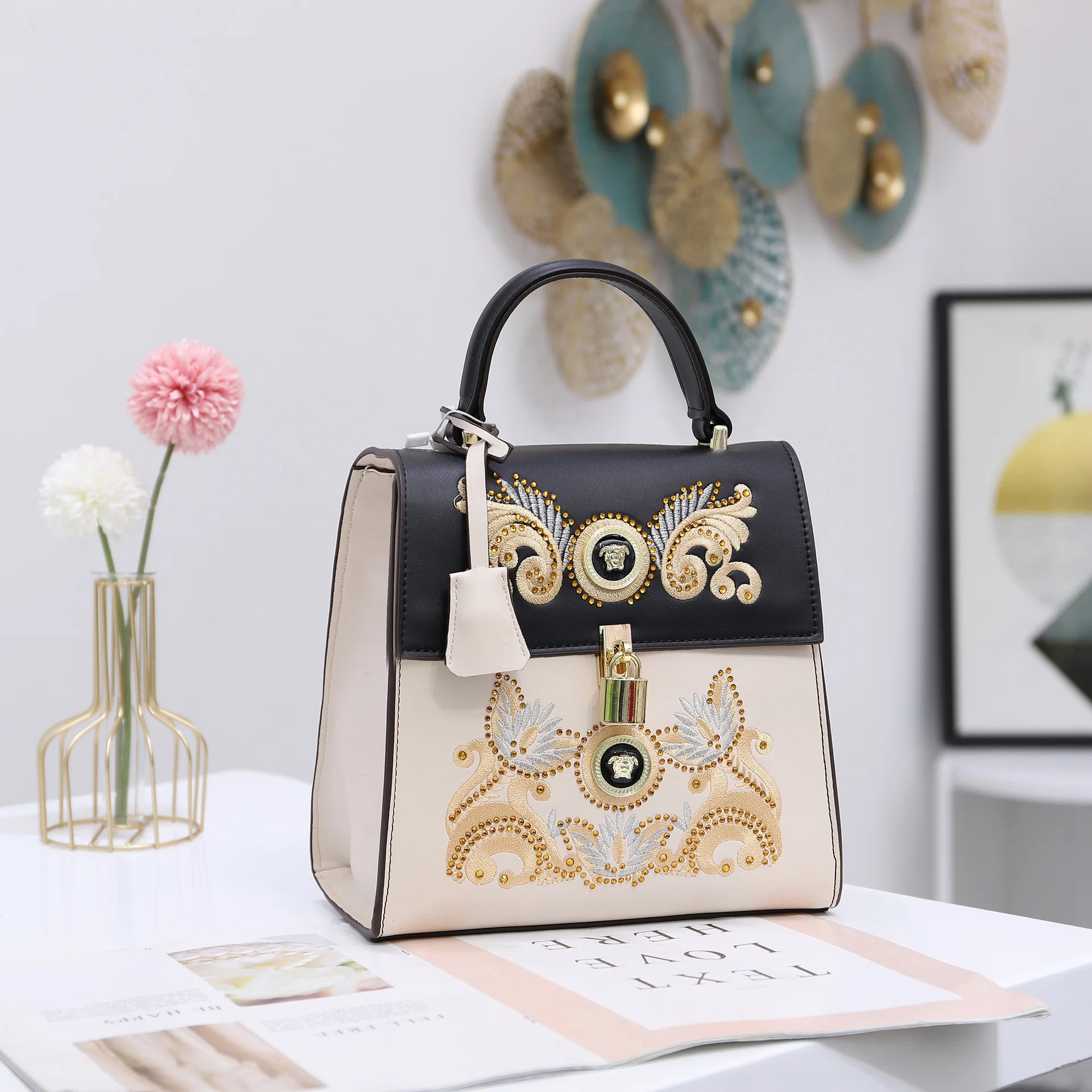 

2021 Handtas En Portemonnee Mode Geborduurde Diamant Tote Tas Handtassen Draagbare Messenger Vrouwen Tassen Europese Amerikaanse