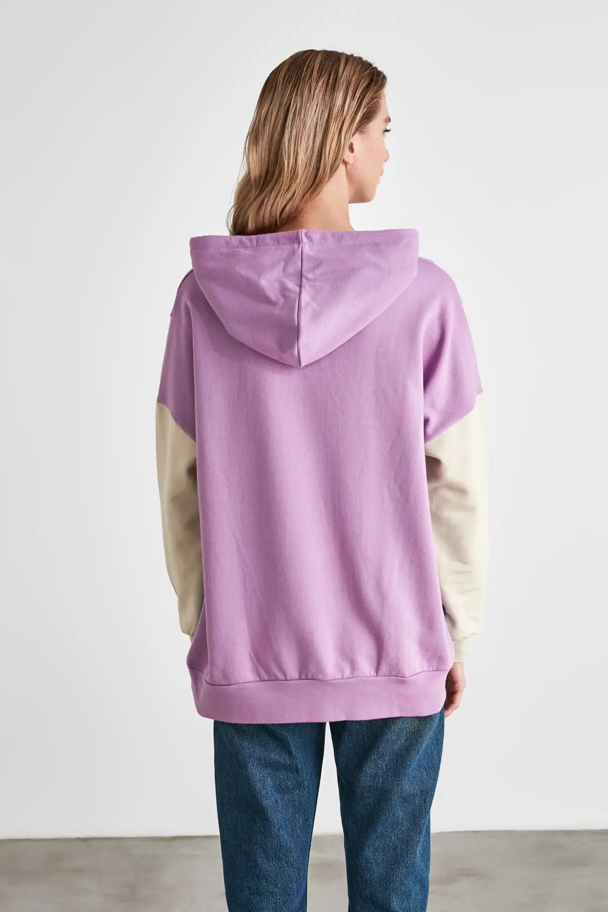 

Trendyol Embroidered Boyfriend Knitted Sweatshirt TWOAW21SW1349