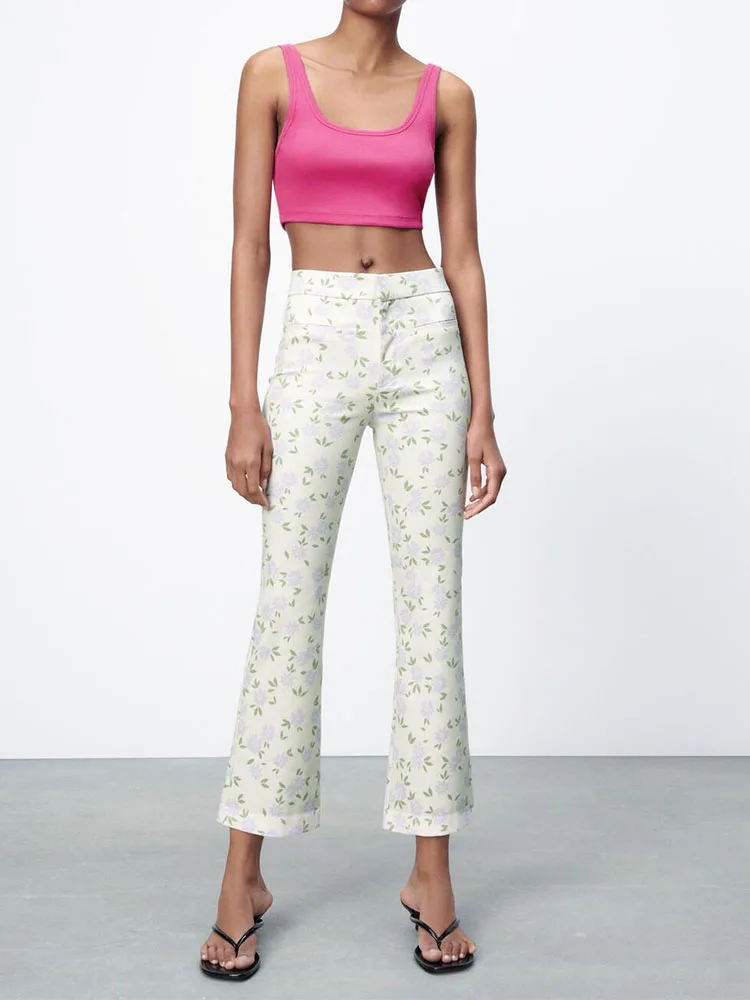 

Женские узкие брюки-клеш в пасторальном стиле