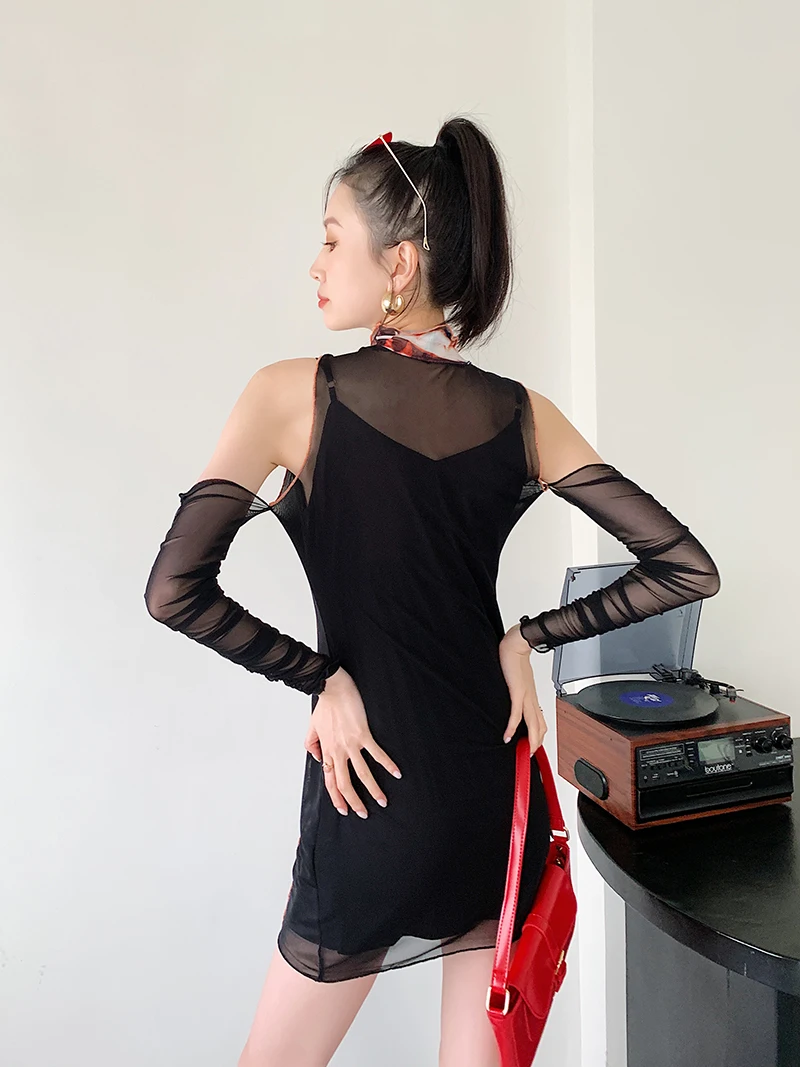 

The Renaissance paintings two-piece printed gauze dress