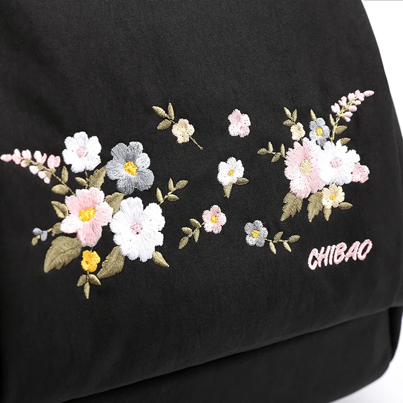 

New Chinese embroidered shoulder bag female literary ladies bag waterproof travel backpack