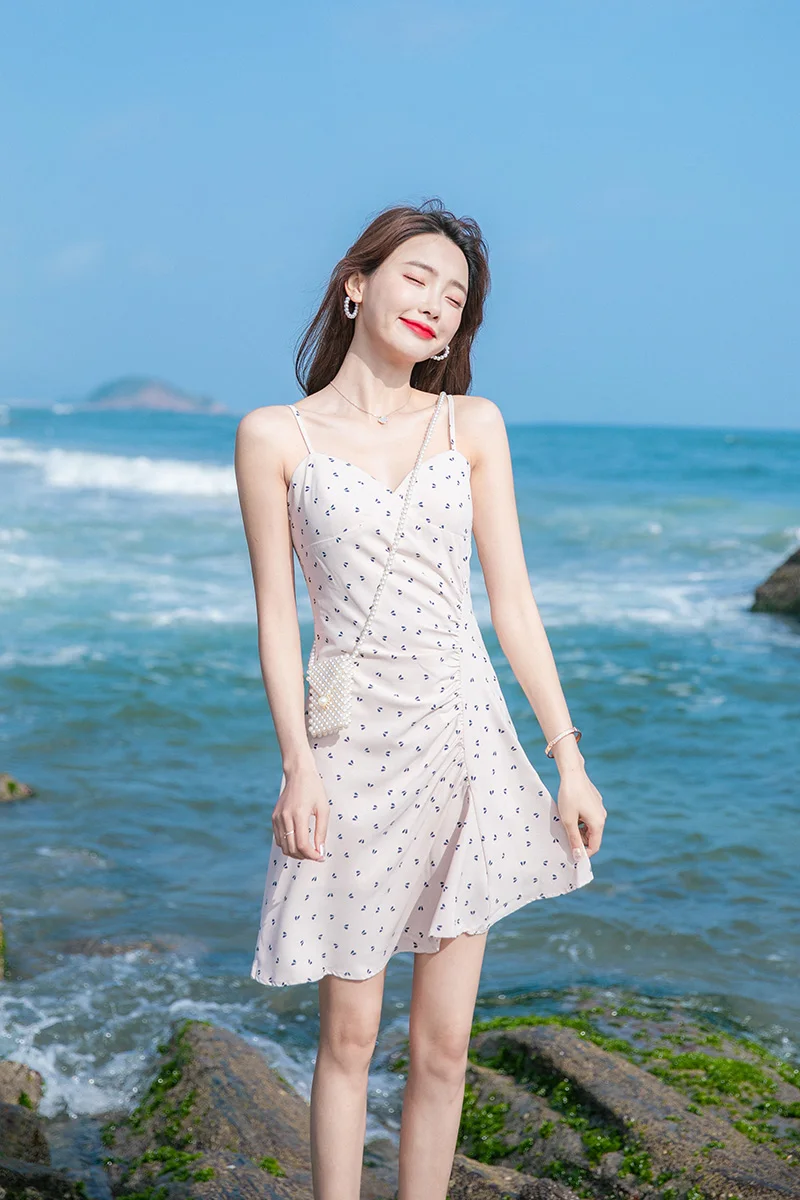

2021 summer new style women's skirt waist temperament age reducing foreign style small beach skirt suspender Floral Dress