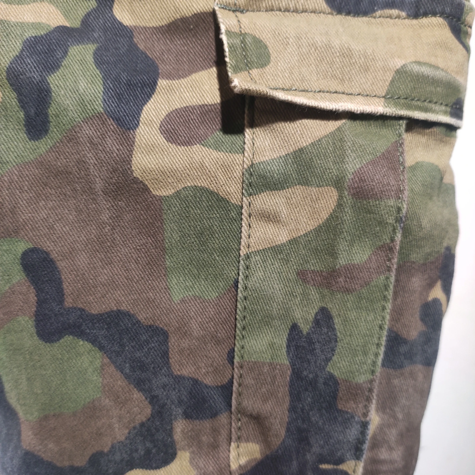 Джинсы-карго мужские с карманами брюки из денима камуфляжной расцветки в стиле