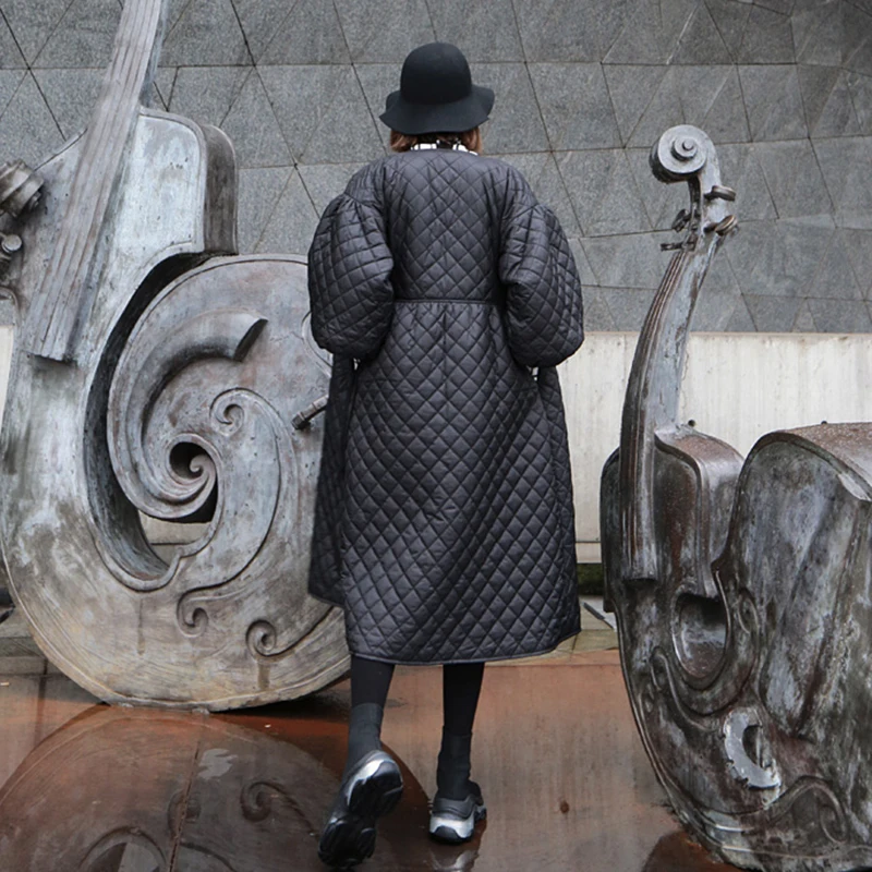 TWOTWINSTYLE Argyle хлопковое пальто женское фонарь с длинным рукавом на шнуровке с высокой талией Длинная женская верхняя одежда корейская винтажная мода