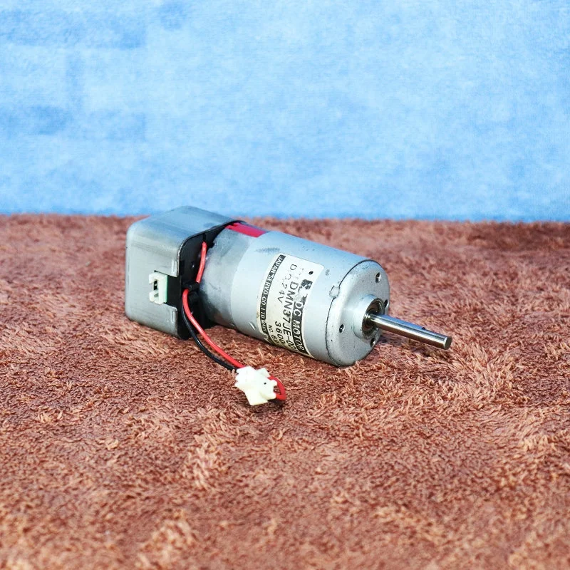 

Nidec DC 24V Серводвигатель DMN37KB