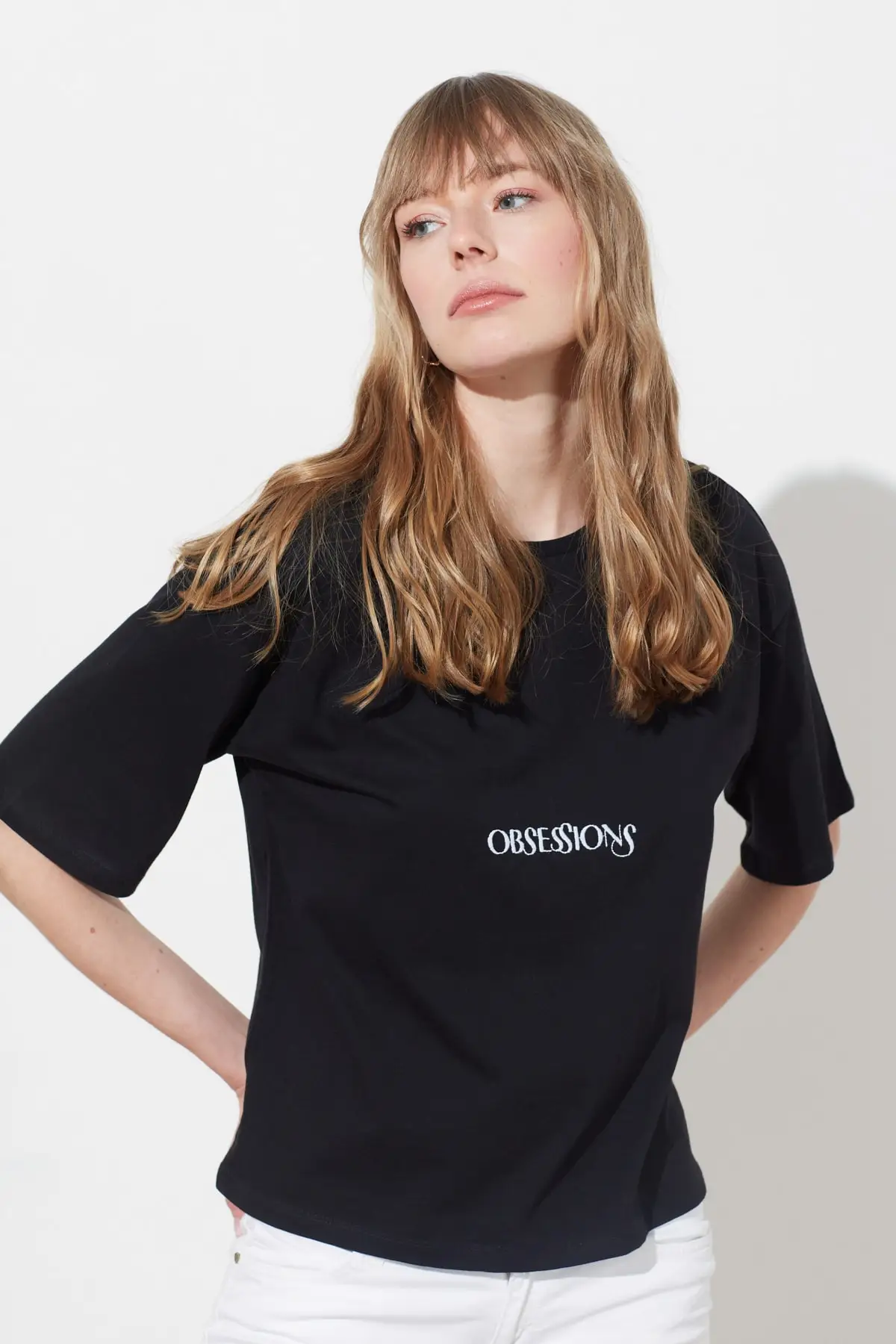 

Trendyol Embroidered Loose Knitted T-Shirt TWOSS21TS0481
