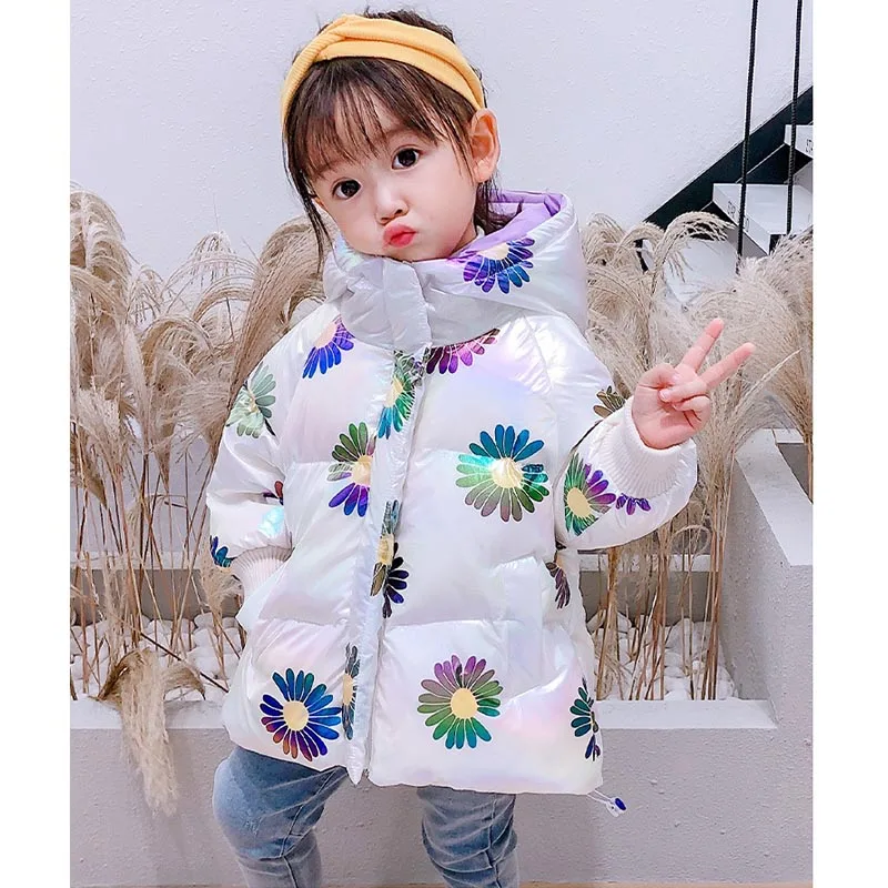 

Детский пуховик с капюшоном, с рисунком хризантемы