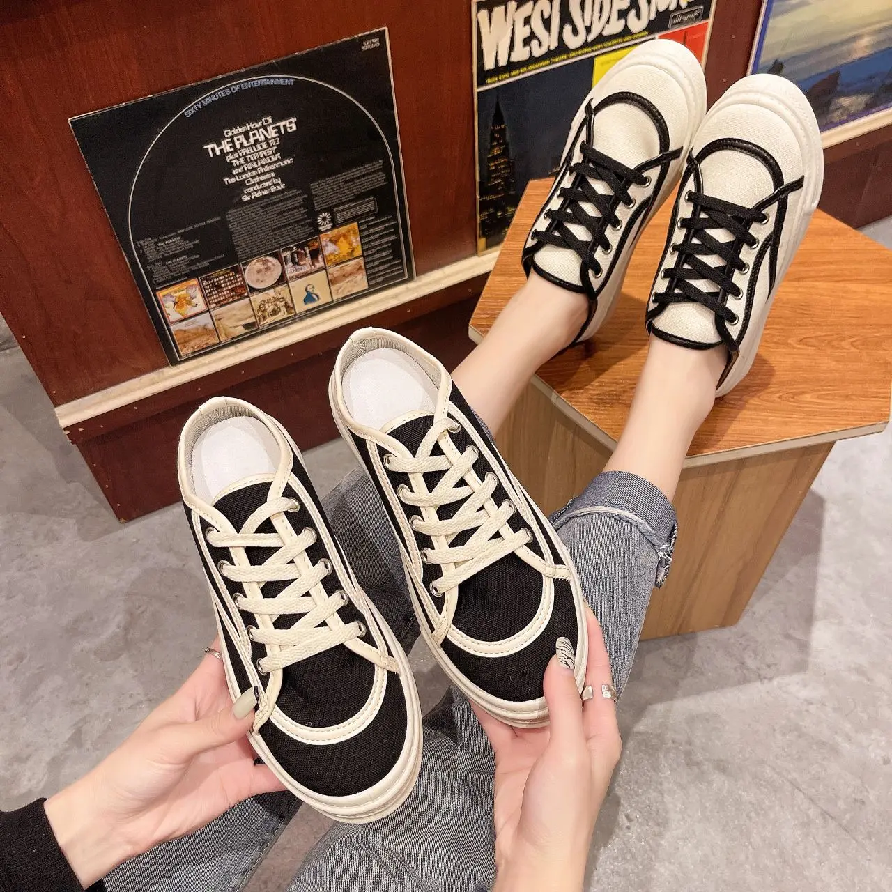 

Canvas shoes half drag women's new leisure port style thick bottom Baotou in spring 2021