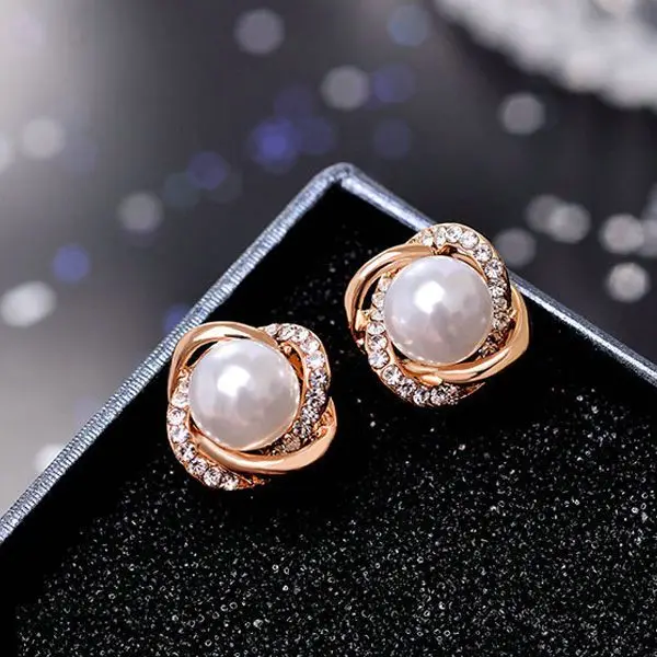 Fashion Jewelry Simulated Pearl Rhinestone clip on Earrings Cute Earrings For Women Shiny Crystal Wedding Ear Clip Jewelry