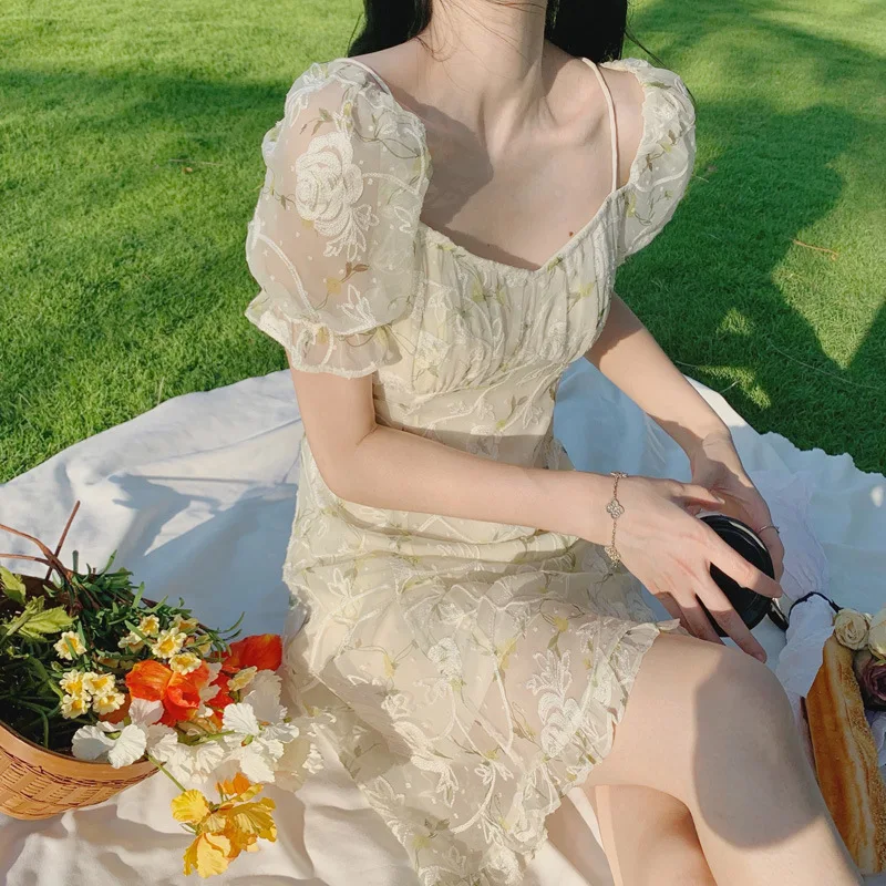 

Newly Women Summer Dress French Style Floral Embroidered Dress Elegant Puff Sleeve Slim Dress FIF66