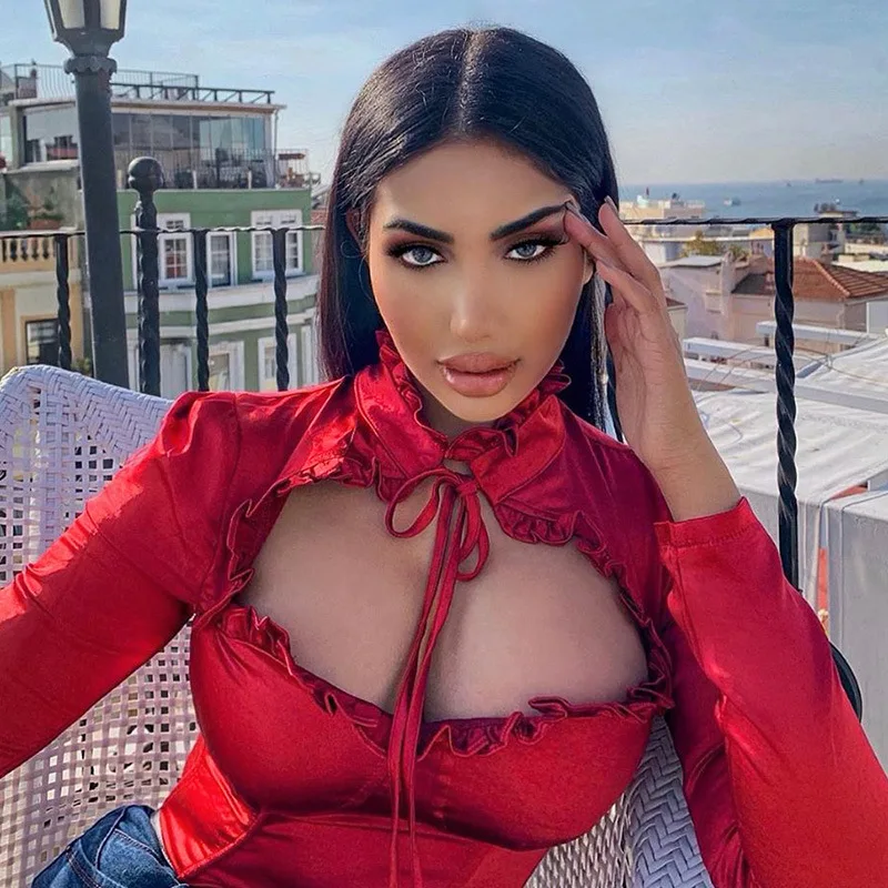 Женский укороченный топ с длинными рукавами и рисунком двойной клубники