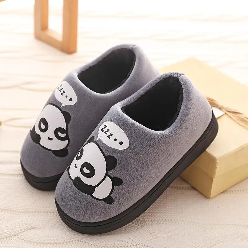 Gray panda 2 Зимние детские тапочки для девочек с единорогом, с рисунком панды, динозавра, щенка, хлопковая домашняя обувь, теплые плюшевые домашние тапочки для детей - Цвет: Gray panda 2