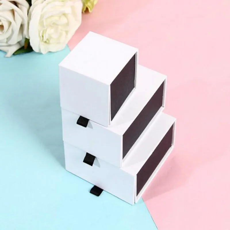 Подарочная коробка креативная простая белая подарочная косметика для вечеринок