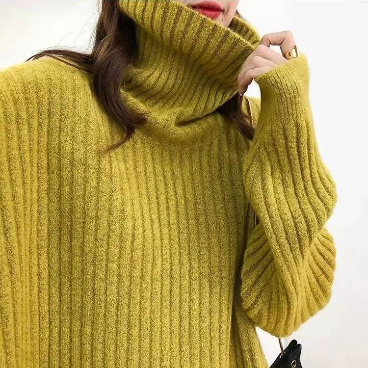 Утепленный свитер с высоким воротником женский свободный пуловер большого
