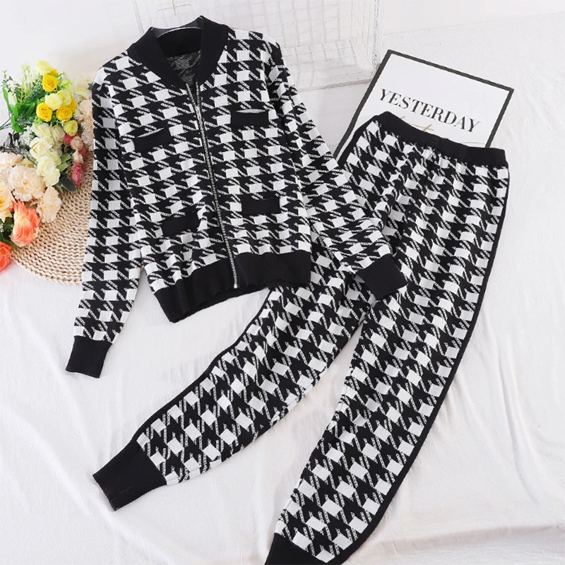 

Женский комплект из двух предметов, трикотажный клетчатый кардиган с рисунком «гусиные лапки» и жакет на молнии и брюки с эластичным поясом...