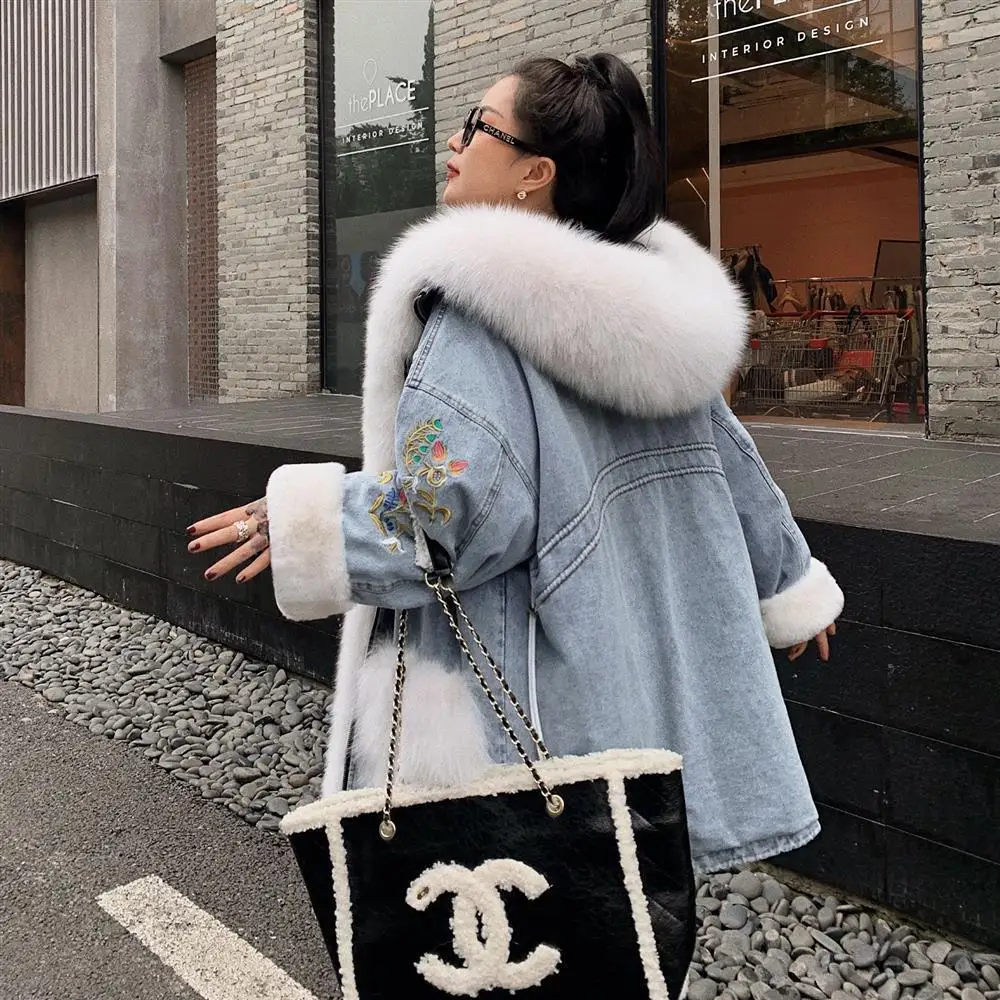 Женская джинсовая куртка с вышивкой зимняя теплая Базовая длинная парка