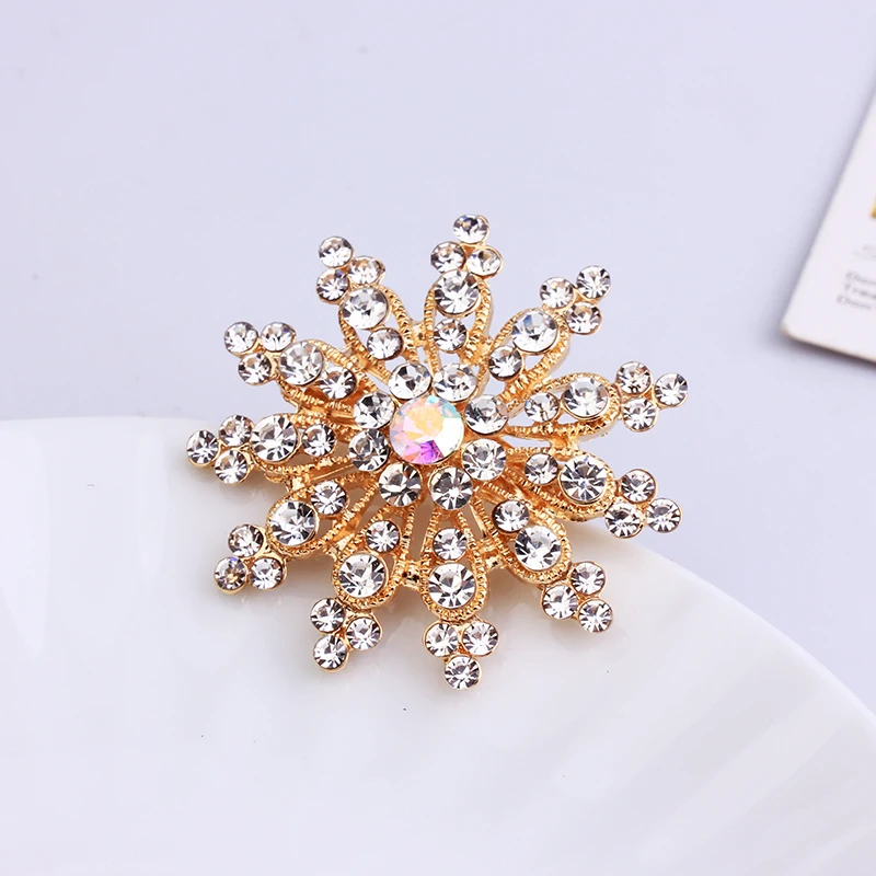 Модная брошь с блестками и роскошным золотым покрытием - украшение для офиса и трендовые аксессуары для женщин, подходящие для шарфов и в качестве подарка новинка.