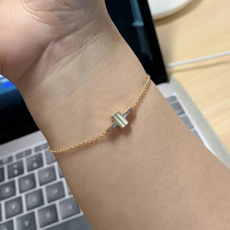 

S925 Sterling Silver Ladies Rose Gold Word Silver Gold Mother Bracelet Popular Holiday Gifts In Europe And America