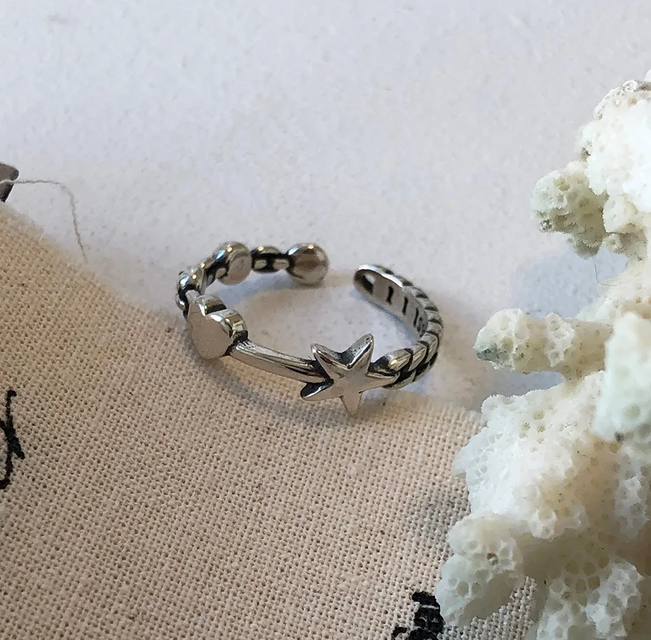 

Korea European and American Geometric Minimalist 925 Sterling Silver Ring Female Niche Design Sense INS Net Red Chain Star Ring
