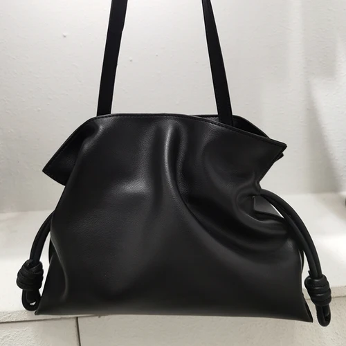 

Bag 2021 new leather bag rope bucket bag niche temperament fold soft leather dumplings slanted bag