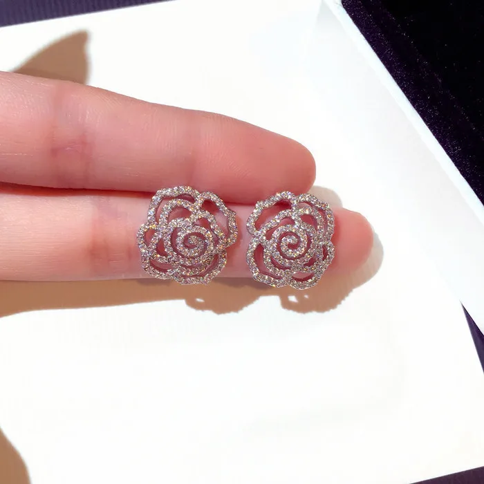 

Luxury Full Rhinestone Rose Flower Stud Earring For Women Super Flashing Crystal Temperament Wedding Earrings