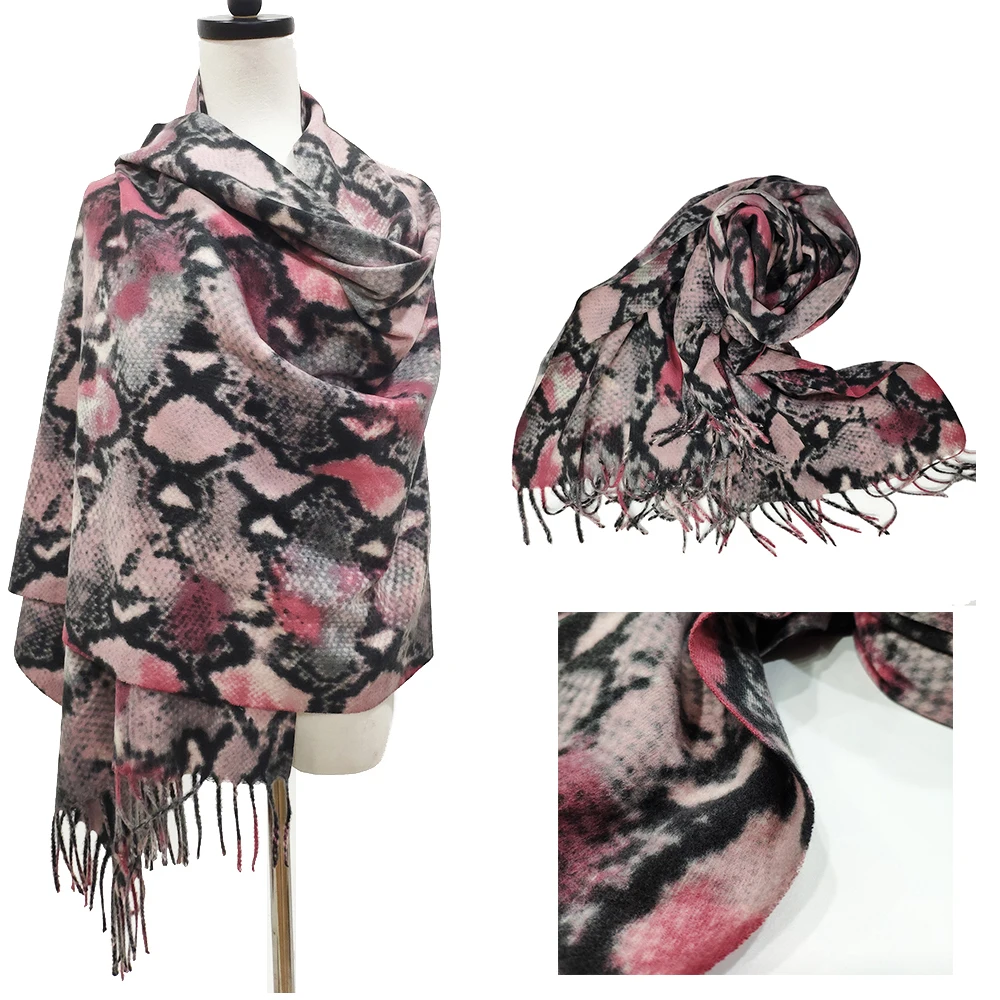 Осенне зимний шарф с леопардовым принтом женский длинный из искусственного