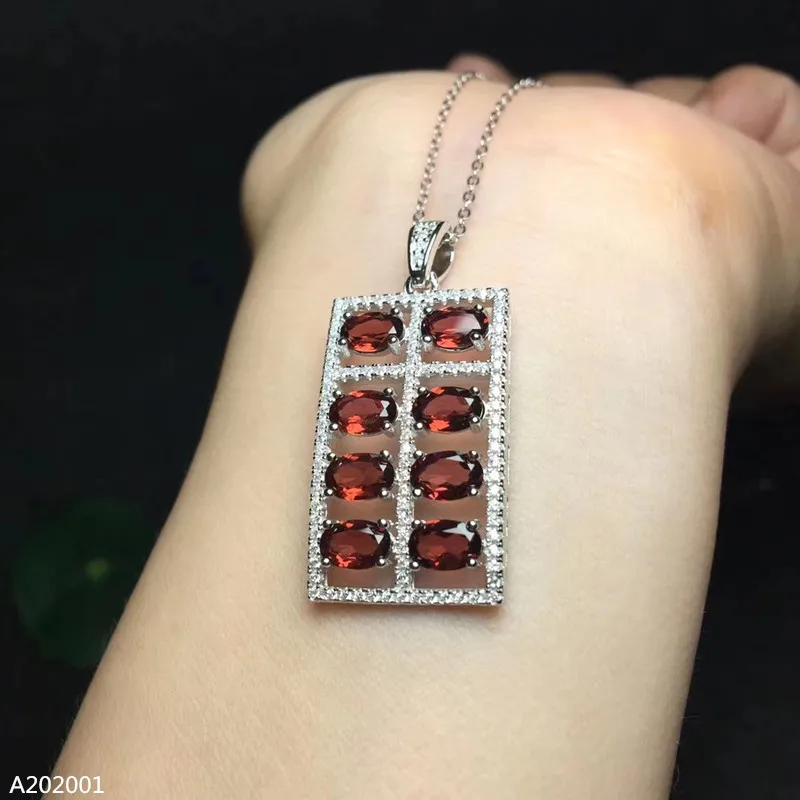 

KJJEAXCMY Fine Jewelry 925 sterling silver inlaid natural garnet girl Woman geometric pendant necklace