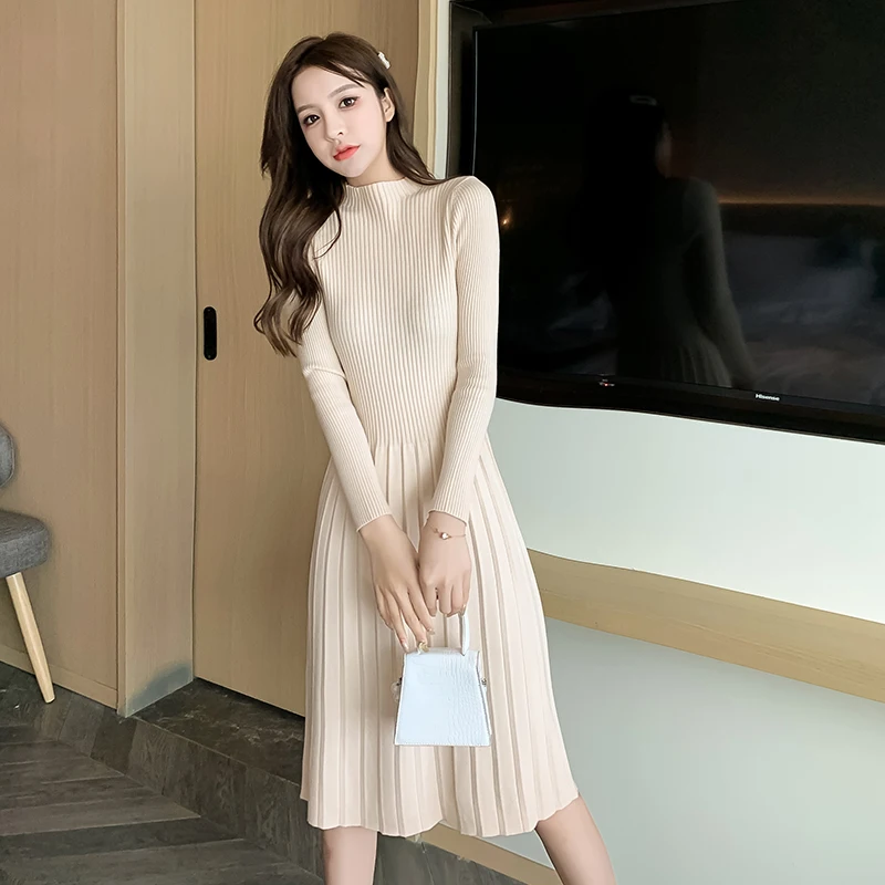 

Fashion winter new Korean version of V-neck vest pleated knitted dress