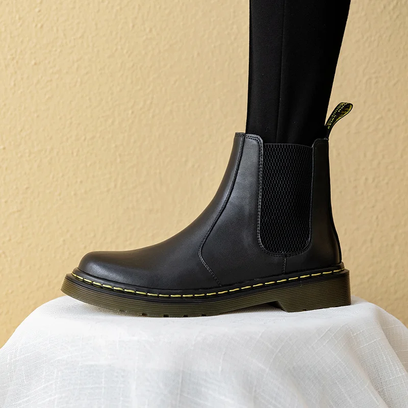 Сапоги женские зимние из натуральной кожи на меху водонепроницаемые черные |