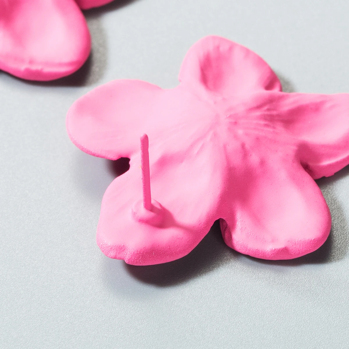 Новинка 2020 женские серьги гвоздики из сплава яркие разноцветные Серьги в виде