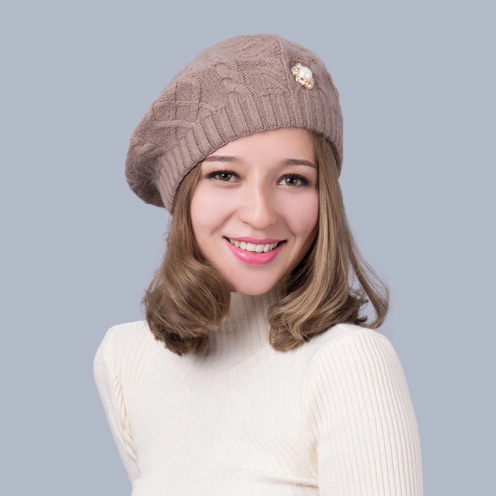 Берет женская шапка зимняя из ангоры вязаная осенняя теплая для катания на лыжах