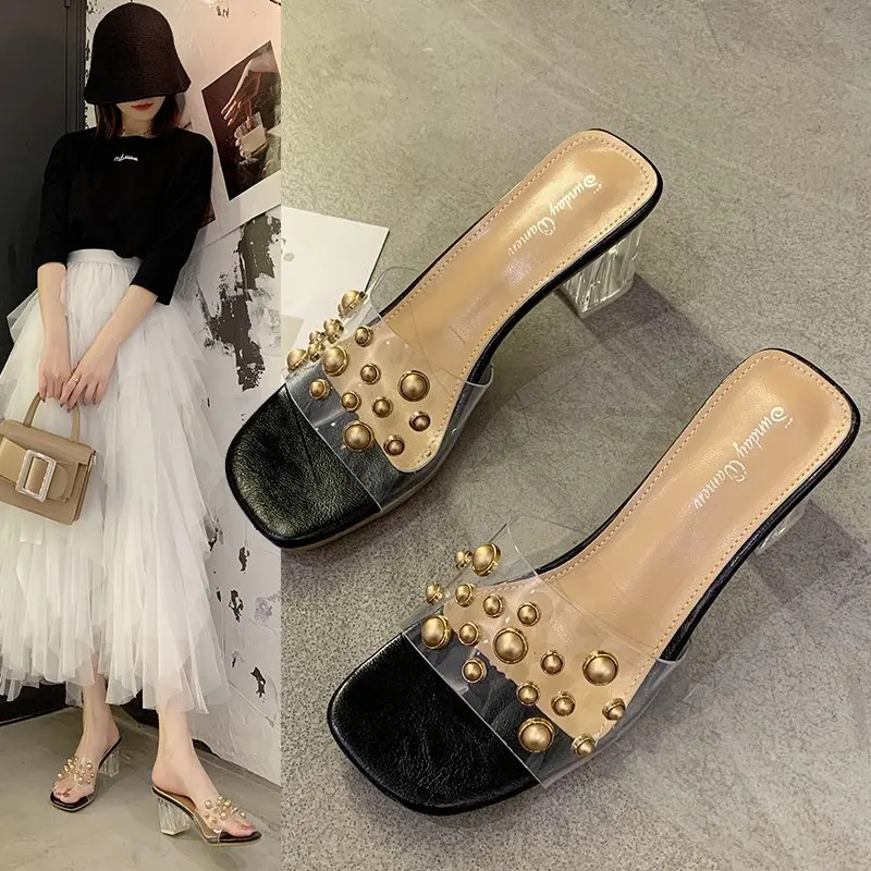 Шлепанцы женские прозрачные на высоком квадратном каблуке с бусинами летние