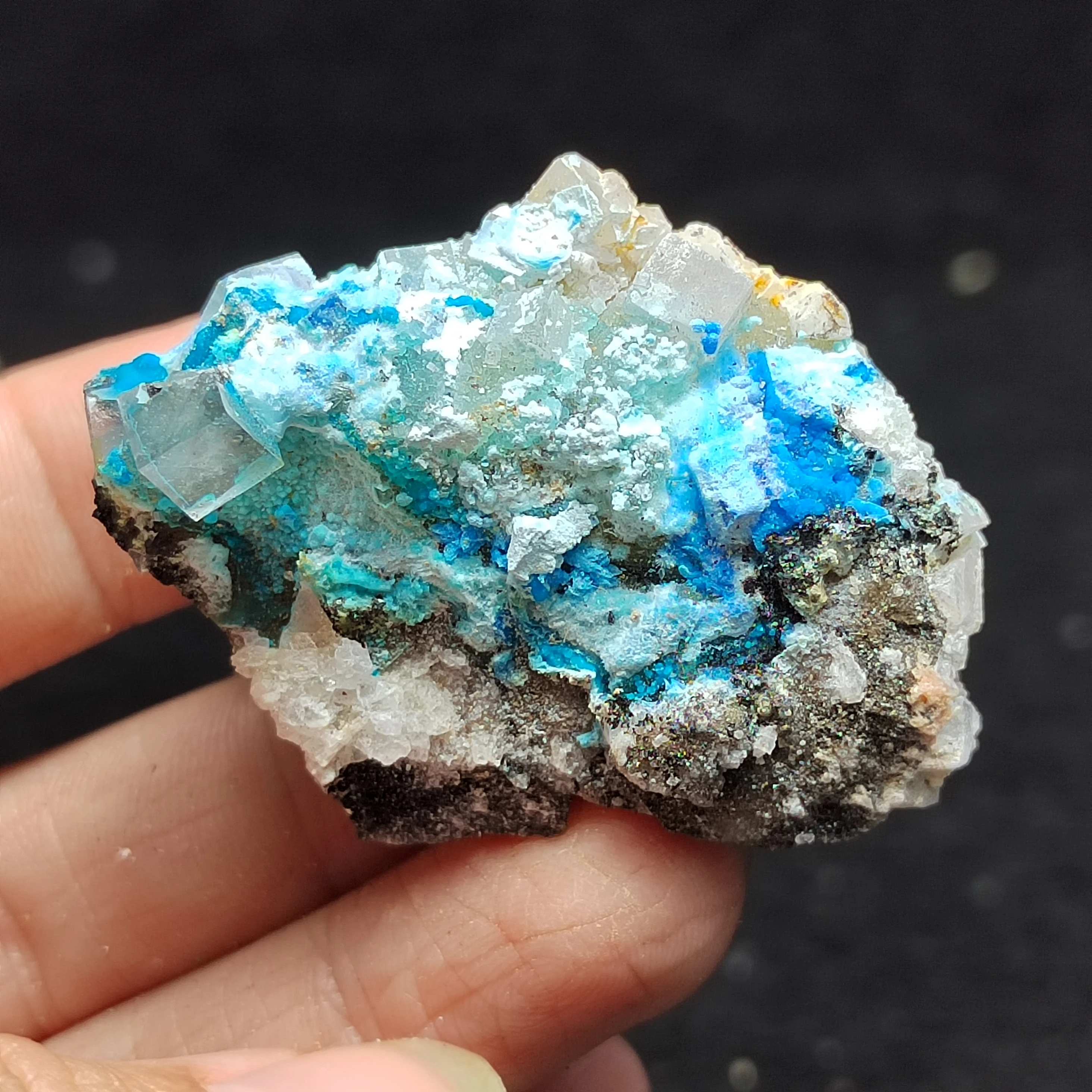 

6g-33.3gTender meat dark blue gibbsite silica malachite and fluorite quartz home decoration original stone collection