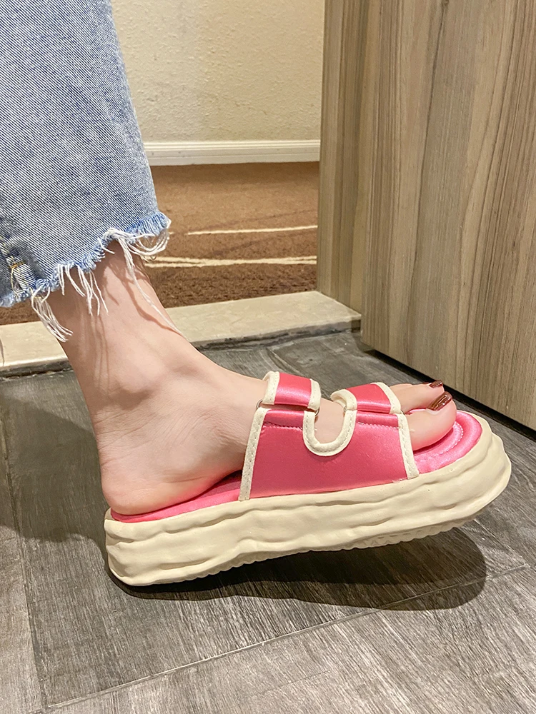 

Thick-Soled Ladies Sandals Summer New Style Fashion Wild Large Size 35-40 Casual Beach Slippers