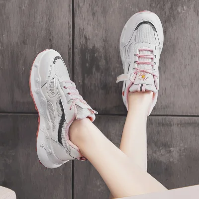 

2020 autumn personalized embroidery thick-soled increase daddy shoes girls mesh shoes new casual women's shoes Calzado deportiv