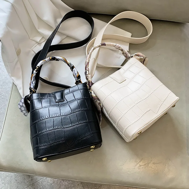 

2021 New Trendy Fashion Ladies Portable Messenger Bag Brand Designer Stone Pattern PU One Shoulder Bucket Bag High Quality Women