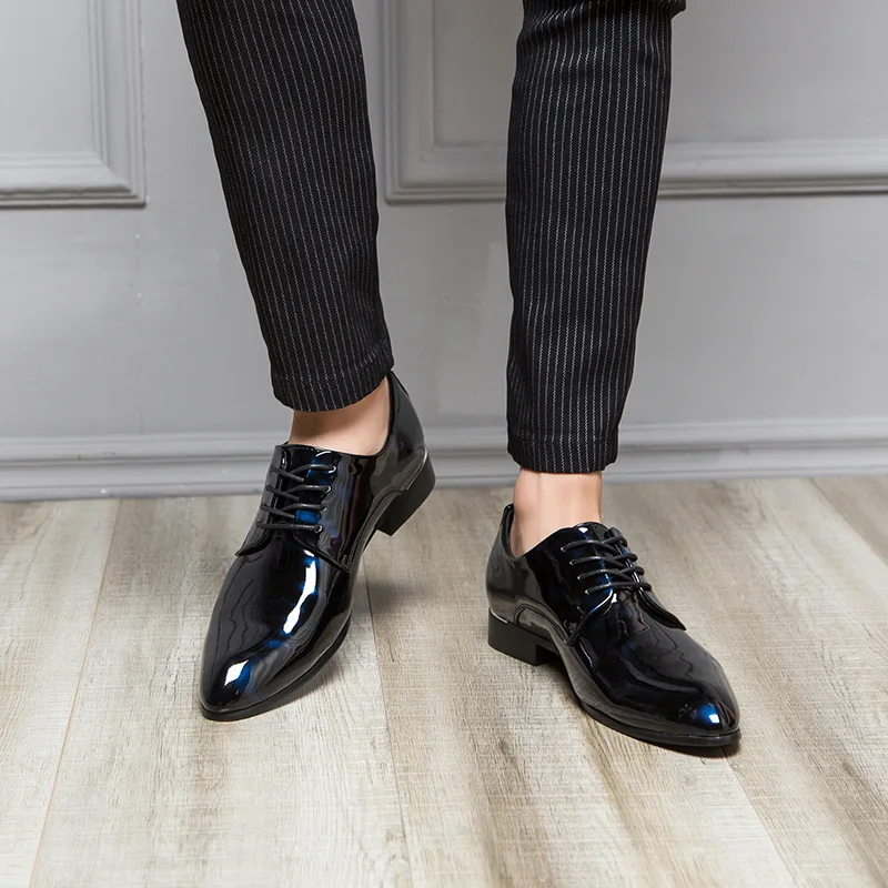 

Pointed leather shoes men's British lace up bright leather youth Korean fashion fashion shoes