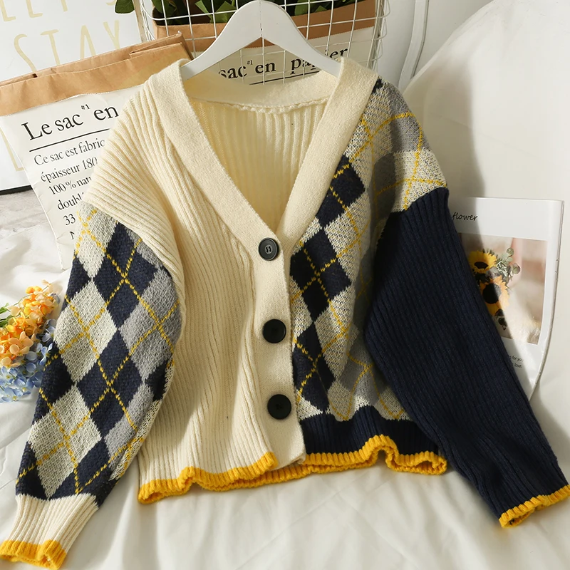 Женский трикотажный кардиган с V-образным вырезом красный вязаный свитер узором