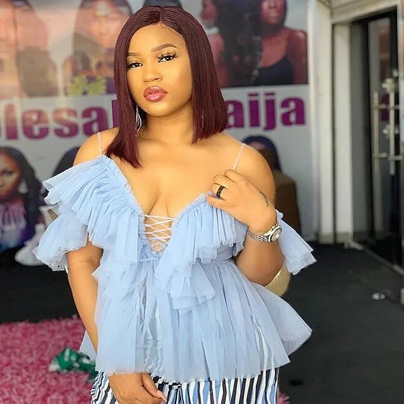 Женская блузка на бретельках с v образным вырезом элегантная уличная оборками