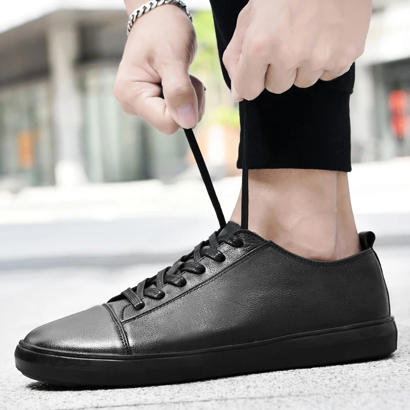 

Classic Men's Fashion Comfortable Sports Outdoor Walking Leisure Shoes 2021 White Black Men Sneakers Lace-Up Lightweight Casual
