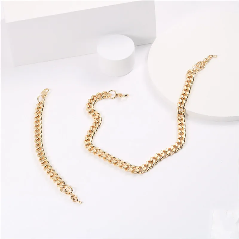 

Tarnish Free& Anti-allergic Minimalist Gold Plated Stainless Steel Women's Statement Necklace Chunky Cuban Chain Necklace