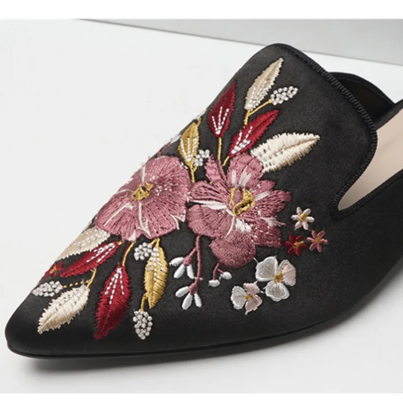 Женские туфли Мюллеры с вышивкой Новинка лета 2020 босоножки без застежки на